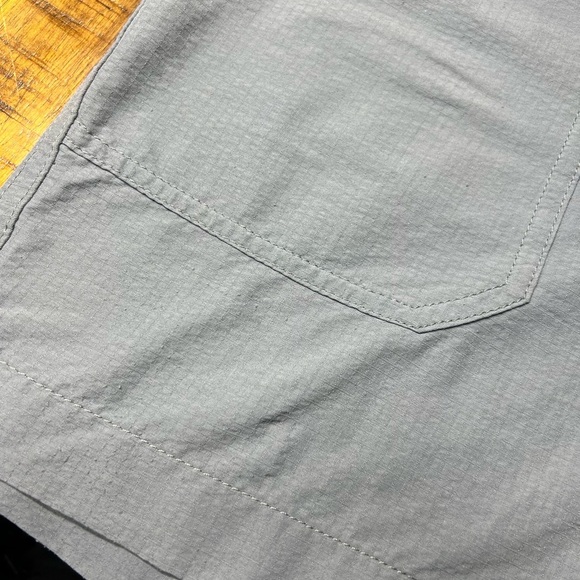 Patagonia shorts, size 10 women - Picture 10 of 16